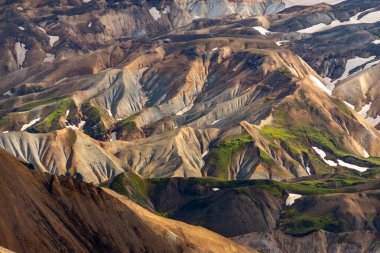 Fjallabak Doğa Rezervi 'ndeki Landmannalaugar volkanik dağları. İzlanda