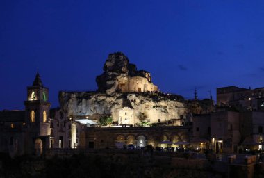 Matera, İtalya - 17 Eylül 2019: Sassi di Matera 'daki Santa Maria di Idris Kilisesi Matera şehrinin tarihi bir bölgesi. Basilicata. İtalya