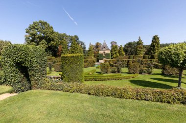 Dordogne 'daki güzel Jardins du Manoir d Eyrignac. Fransa 