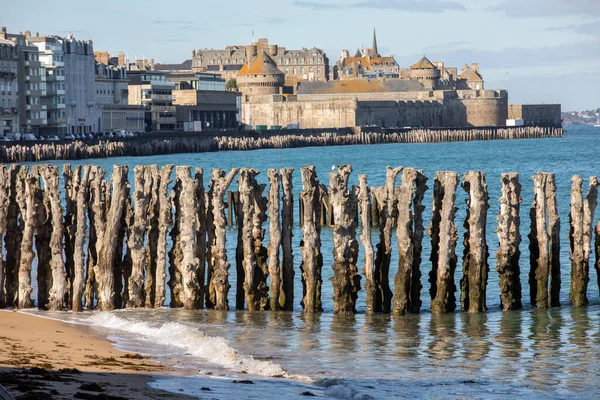 Widok Plażę Stare Miasto Saint Malo Bretania Francja — Zdjęcie stockowe