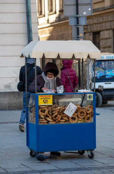 Cracovia Polonia Diciembre 2017 Puesto Callejero Con Bagels Tradicionales Plaza — Foto de Stock