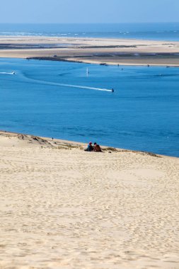 Avrupa 'nın en uzun kum tepeciği olan Pilat Kumulundan bir görüntü. La Teste-de-Buch, Arcachon Körfezi, Aquitaine, Fransa 