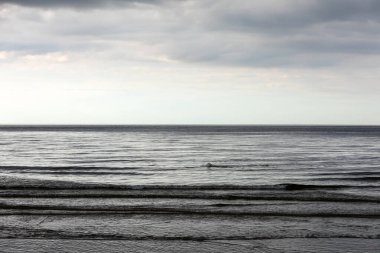 Bulutlu bir günde Baltık Denizi