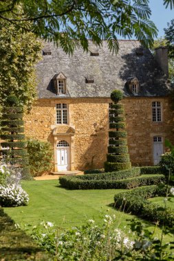 Dordogne 'daki güzel Jardins du Manoir d Eyrignac. Fransa 