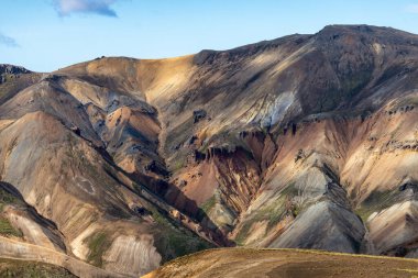 Fjallabak Doğa Rezervi 'ndeki Landmannalaugar volkanik dağları. İzlanda