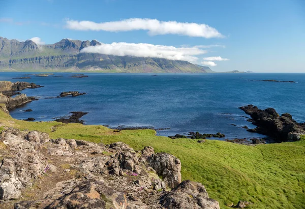 Útesy Mezi Arnarstapi Hellnar Snaefellsnes Západní Island — Stock fotografie