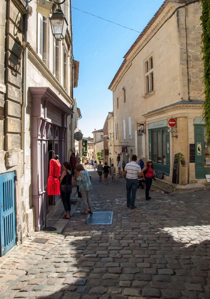 Emilion Francie Září 2018 Turisté Dlážděných Ulicích Saint Emilion Francie — Stock fotografie