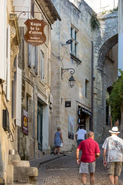 Emilion Francia Septiembre 2018 Turistas Las Calles Empedradas Saint Emilion —  Fotos de Stock