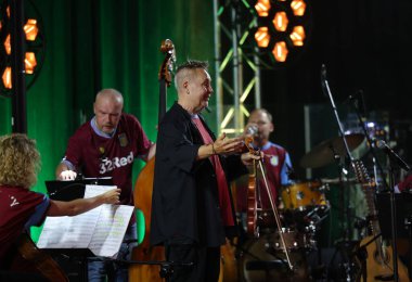 Krakow, Polonya - 10 Temmuz 2021: Nigel Kennedy Krakow 'da düzenlenen 26.