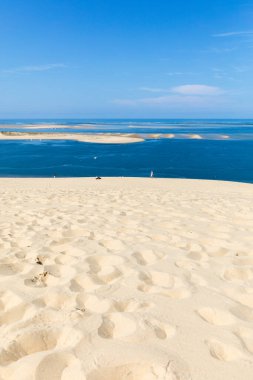 Avrupa 'nın en uzun kum tepeciği olan Pilat Kumulundan bir görüntü. La Teste-de-Buch, Arcachon Körfezi, Aquitaine, Fransa 