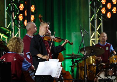 Krakow, Polonya - 10 Temmuz 2021: Nigel Kennedy Krakow 'da düzenlenen 26.