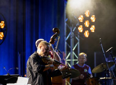 Krakow, Polonya - 10 Temmuz 2021: Nigel Kennedy Krakow 'da düzenlenen 26.