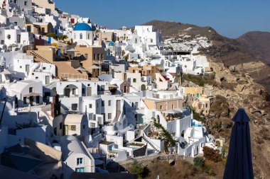 Oia, Santorini, Yunanistan - 28 Haziran 2021: Santorini Adası, Cyclades, Yunanistan