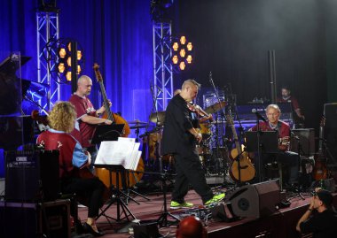 Krakow, Polonya - 10 Temmuz 2021: Nigel Kennedy Krakow 'da düzenlenen 26.