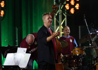 Krakow, Polonya - 10 Temmuz 2021: Nigel Kennedy Krakow 'da düzenlenen 26.