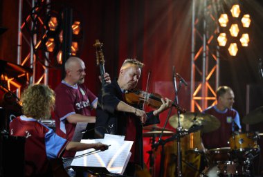 Krakow, Polonya - 10 Temmuz 2021: Nigel Kennedy Krakow 'da düzenlenen 26.