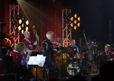 Krakow, Polonya - 10 Temmuz 2021: Nigel Kennedy Krakow 'da düzenlenen 26.