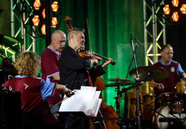 Krakow, Polonya - 10 Temmuz 2021: Nigel Kennedy Krakow 'da düzenlenen 26.
