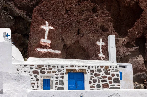 Greek Church Built Mountain Located Famous Red Beach Akrotiri Santorini — Stock Photo, Image