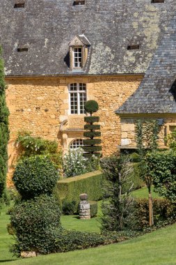 Dordogne 'daki güzel Jardins du Manoir d Eyrignac. Fransa 