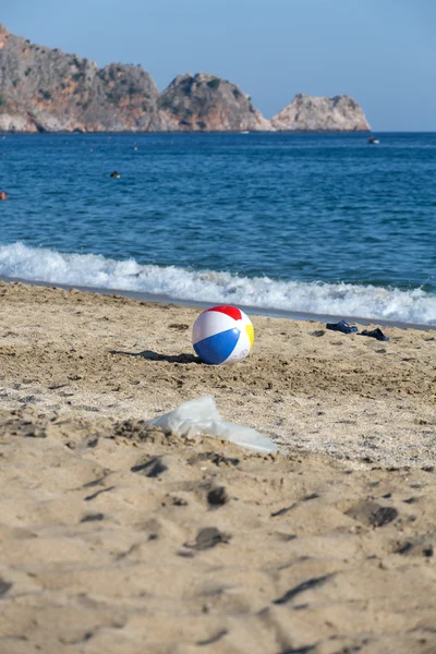 Alanya - η παραλία της Κλεοπάτρας. Η Αλάνια είναι ένα από τα πιο δημοφιλή παραθαλάσσια θέρετρα στην Τουρκία — Φωτογραφία Αρχείου