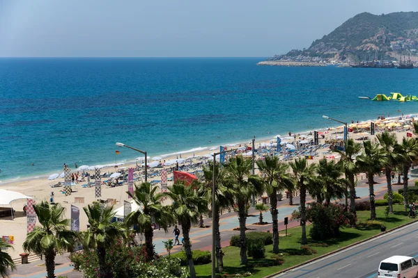 Alanya - het strand van Cleopatra. Alanya is een van de meest populaire badplaatsen in Turkije — Stockfoto