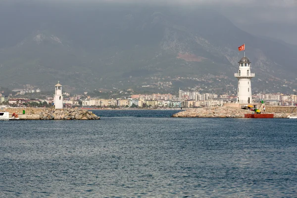 Phare dans le port d'Alanya, Turquie . — Photo