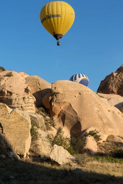 Cappadocia, Turkey.The greatest tourist attraction of Cappadocia , the flight with the balloon at sunrise — Stock Photo, Image