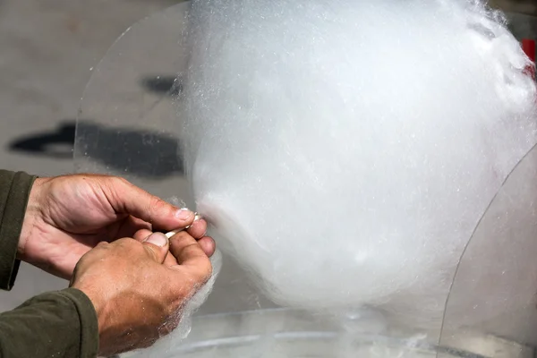 Candy floss machine met witte candyfloss — Stockfoto