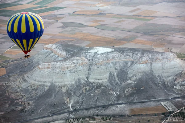 Cappadocia, Turchia.La più grande attrazione turistica della Cappadocia, il volo con il palloncino all'alba — Foto Stock