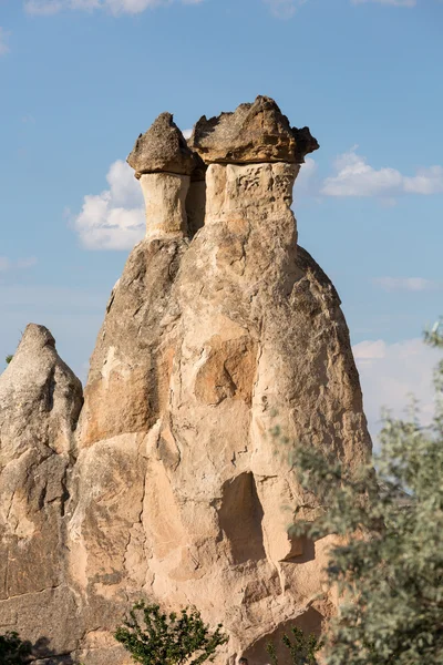 Rotsformaties in goreme nationaal park. Cappadocië, Turkije — Stockfoto