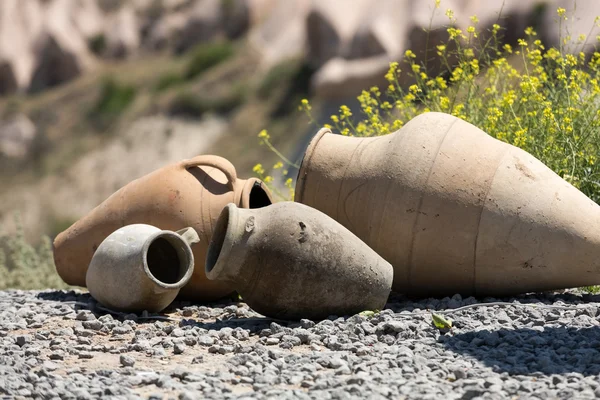 Old ceramic pots in Cappadocia, Turkey. — Stock Photo, Image