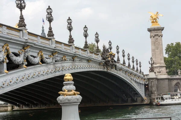 Alexandre iii brücke in paris, frankreich — Stockfoto