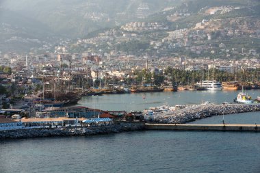 Kalenin eski bağlantı noktasındaki görünümden. Alanya, Türkiye