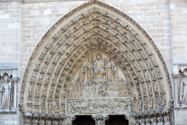 Paris - Batı cephesinde, Notre Dame Katedrali.