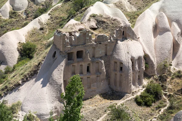 Láska údolí Goreme národního parku. Kappadokie, Turecko — Stock fotografie