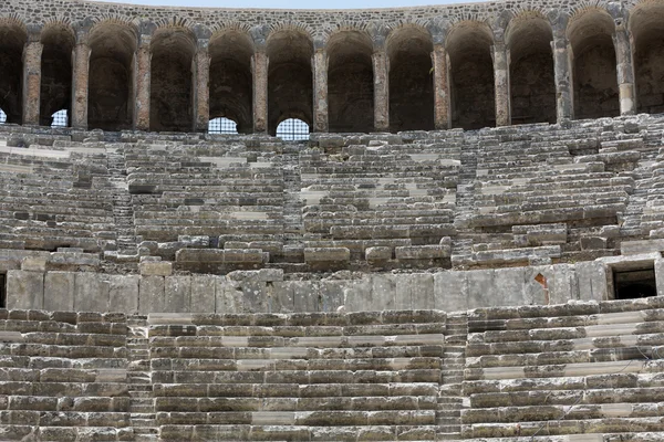 Ruiny starożytnego amfiteatru w Aspendos, Antalya, Turcja — Zdjęcie stockowe