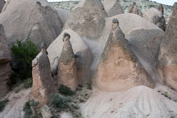 Formações rochosas no Parque Nacional Goreme. Capadócia, Turquia — Fotografia de Stock