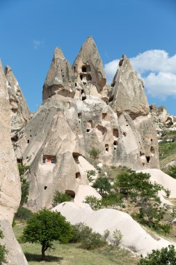 Uçhisar Kalesi Kapadokya'da görünümünü