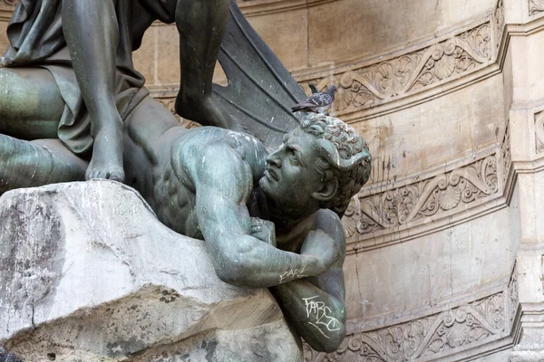 Statues of Fountain Saint Michel in Paris — Stock Photo, Image