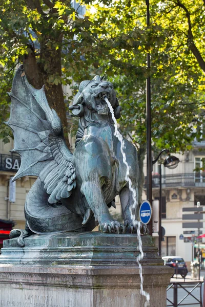 Çeşme heykelleri Paris'te michel saint