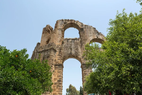 Part of ancient aqueduct in Aspendos, Turkey — Stock Photo, Image