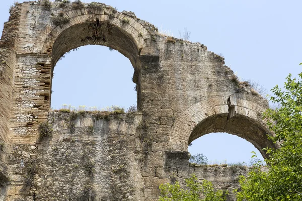 古老的渡槽在 Aspendos，土耳其的一部分 — 图库照片