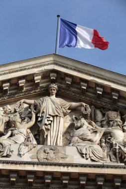 Paris - Pantheon alınlığın. Bina İnşaatı 1757 başladı ve 1791 yılında bitmiş