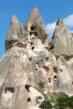 Uçhisar Kalesi Kapadokya'da görünümünü