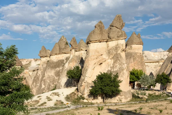 Formacje skalne w Parku Narodowego Göreme. Kapadocja, Turcja — Zdjęcie stockowe