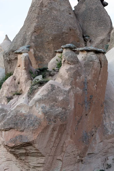 Des formations rocheuses dans le parc national de Goreme. Cappadoce, Turquie — Photo