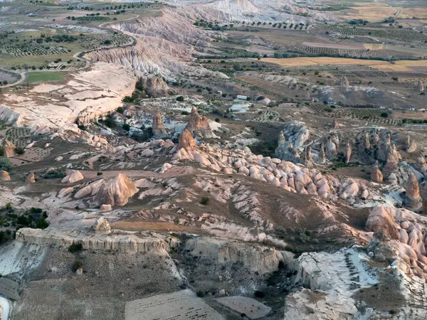 Kapadokya, Türkiye. Kapadokya 'nın en büyük turistik cazibesi. Gün doğumunda balonla uçmak. — Stok fotoğraf