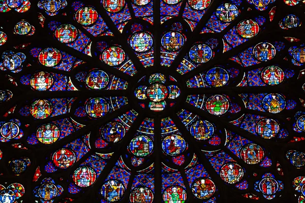 Paris, Catedral de Notre Dame. Transepto sul rosa janela. Património Mundial da UNESCO. Paris, França — Fotografia de Stock