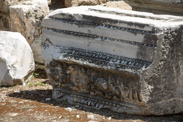 Ruiny starověkého římského amfiteátru v boku. Turecko — Stock fotografie